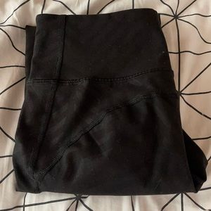 Old navy black patterned and mesh legging